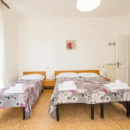 Casa Violetta Bed & Breakfast Marina di Massa